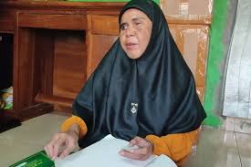 “Viral! Wanita Tuna Netra di Surabaya Jadi Pembaca Puisi Nasional, Suaranya Bikin Merinding”