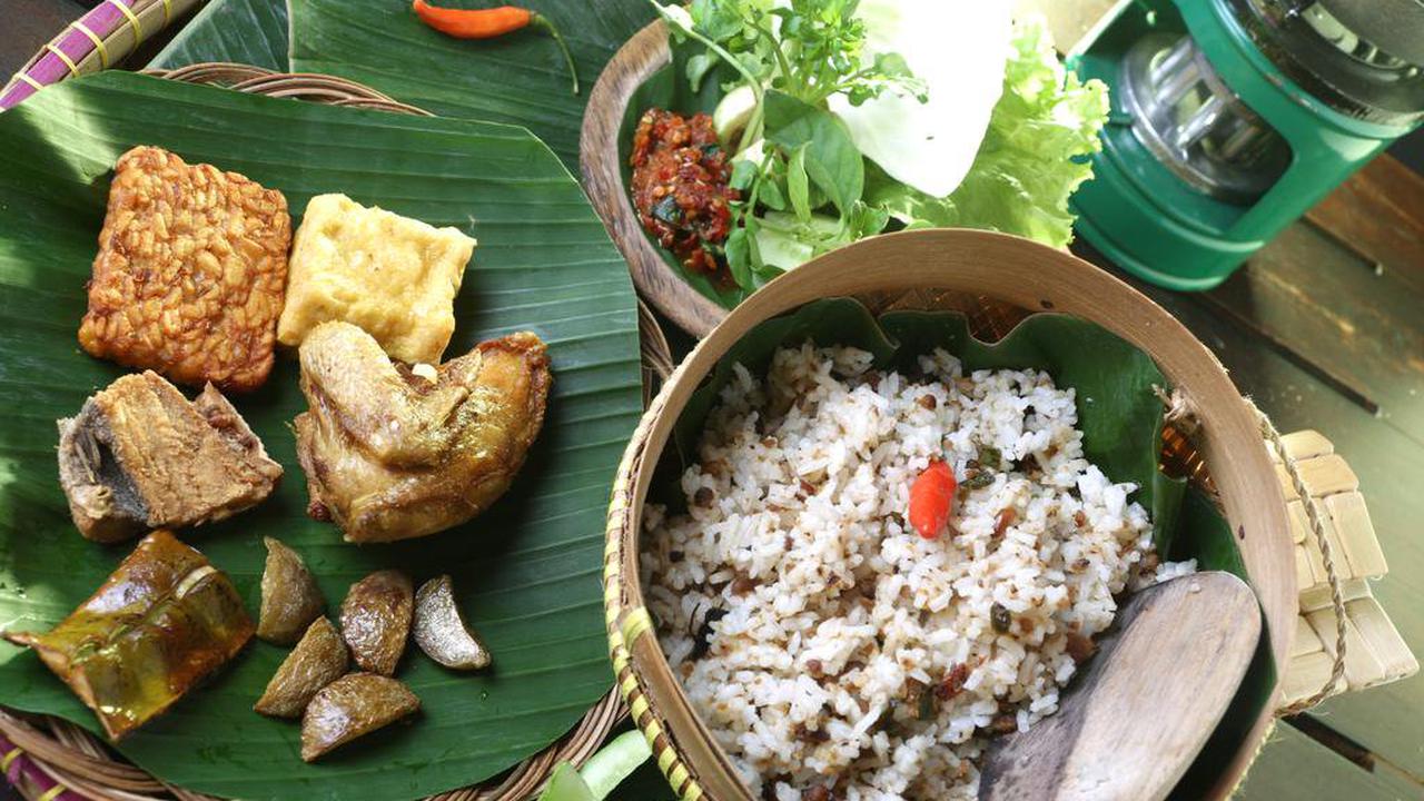 Warung Nasi H Empud Jadi Ikon Kuliner Legendaris yang Melekat di Sukabumi
