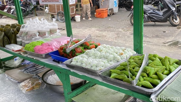 Jajanan Tradisional Legendaris di Sukabumi Tetap Bertahan dengan Tekstur Lembut dan Rasa Legit