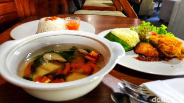 Resto Legendaris Sukabumi Sajikan Olahan Ikan Dori dengan Cita Rasa yang Jadi Favorit Pengunjung