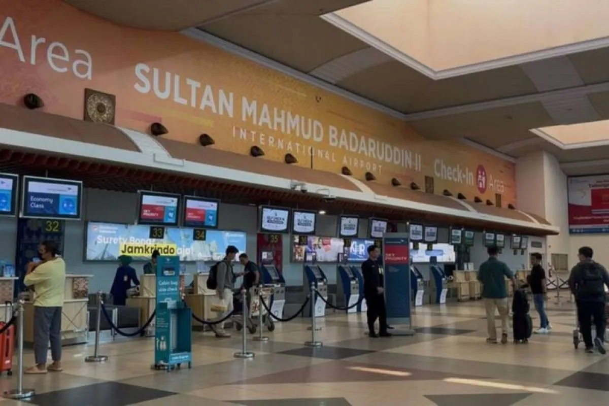 Erupsi Anak Krakatau Ganggu Penerbangan Palembang, 18 Penerbangan di Bandara SMB II Dibatalkan